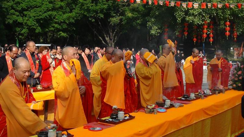 2013年彌陀誕，佛山順德寶林寺舉行阿彌陀佛佛像開光典禮