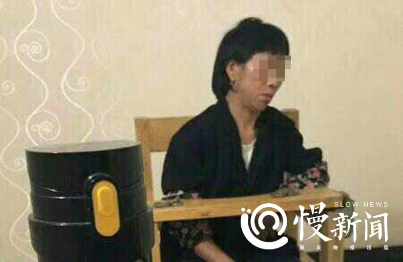 重慶“女神醫”靠摸治病每天診600人太累願被拘留