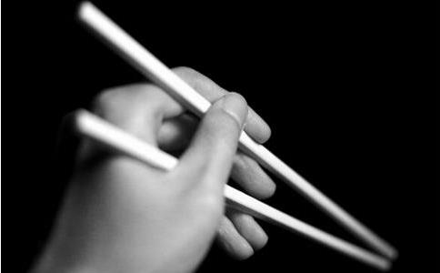 一雙筷子看出拿筷子者的修為和人品