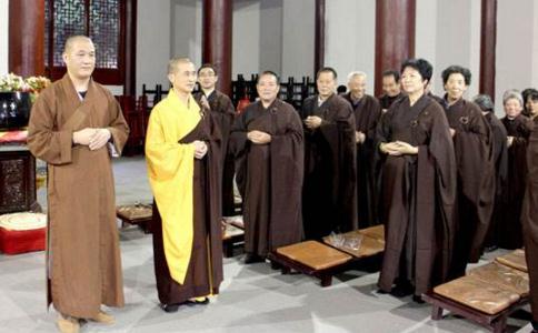佛教中的居士應具備什麼條件？