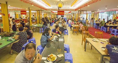 深圳最大海鮮酒樓改賣素餐，百種美食28元賣瘋了