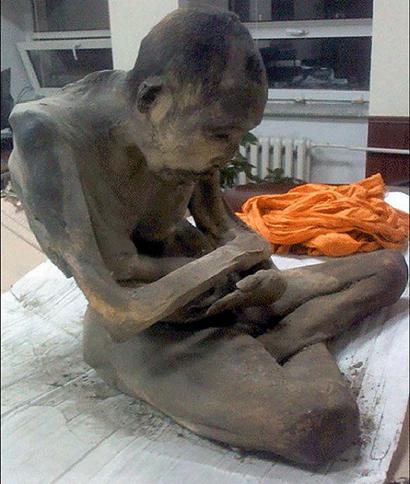 蒙古發現200歲和尚肉身仍在打坐或還活著