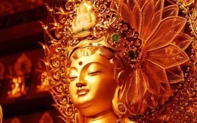 為什麼佛菩薩像都是半閉著眼的?