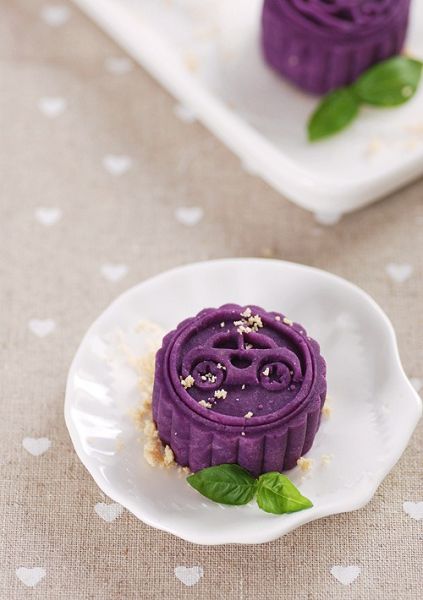 中秋素食月餅製作方法：紫薯果仁月餅