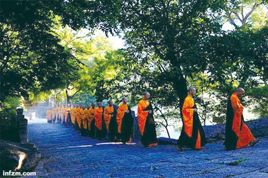 龍泉寺里的高材「僧」
