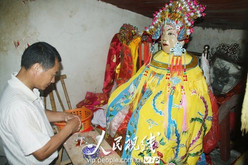 江西上饒發現真身塑像 老嫗去世20年不腐