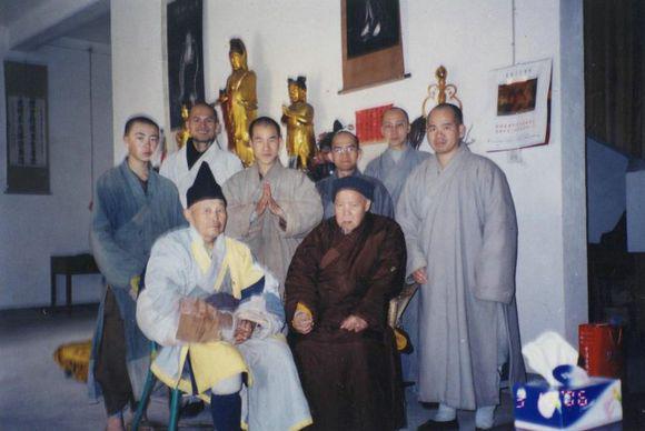 宏琳法師：傳臨濟宗第四十四世體光本達禪師真贊