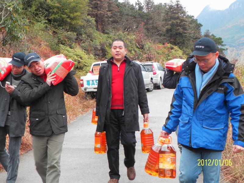 學佛網送米送油活動陽山站派送紀實 學佛網送米送油活動陽山站派送紀實