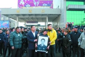 消防隊員救援歸遇車禍為救戰友犧牲