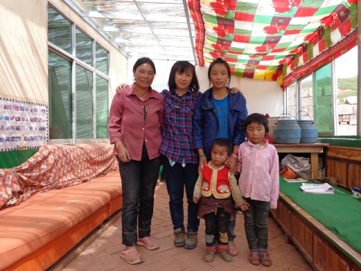 藏區那些貧困失學的孩子們