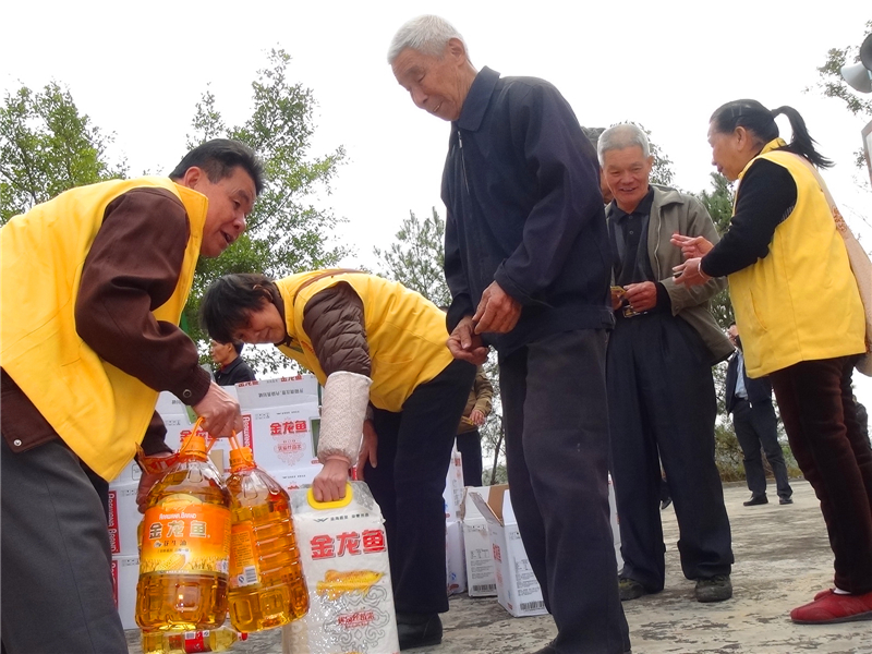 2015春節前送米送油第六站：梅縣南口鎮維山村