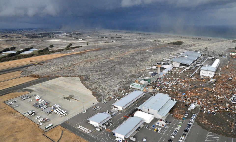 日本地震和海嘯的悲慘相片30張