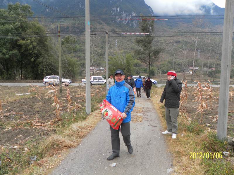 學佛網送米送油活動陽山站派送紀實 學佛網送米送油活動陽山站派送紀實