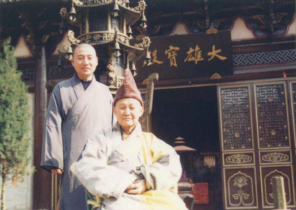 宏琳法師：傳臨濟宗第四十四世體光本達禪師真贊