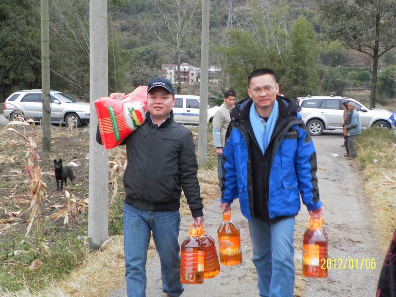 學佛網送米送油活動陽山站派送紀實 學佛網送米送油活動陽山站派送紀實