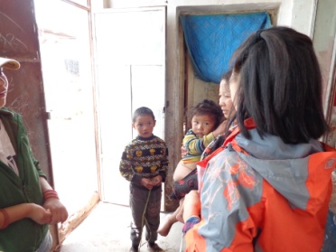 藏區那些貧困失學的孩子們