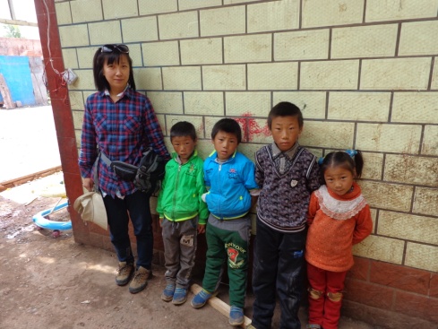 藏區那些貧困失學的孩子們