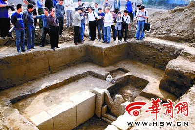 揭秘高僧坐化全過程:歷經百年雙腿依然盤坐(圖) 揭秘高僧坐化全過程:歷經百年雙腿依然盤坐(圖)