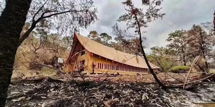 奇蹟！澳大利亞山火中佛教寺院倖存，裡面供奉著釋迦牟尼佛像