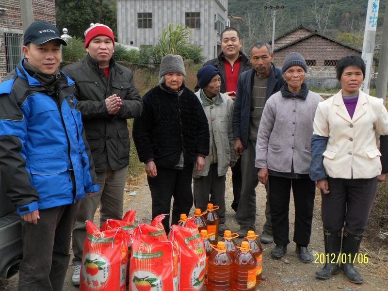 學佛網送米送油活動陽山站派送紀實 學佛網送米送油活動陽山站派送紀實