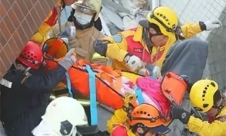 台灣206大地震，她在廢墟下念佛六十小時後奇蹟生還