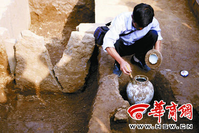 揭秘高僧坐化全過程:歷經百年雙腿依然盤坐(圖) 揭秘高僧坐化全過程:歷經百年雙腿依然盤坐(圖)